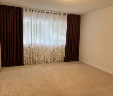 For Lease - 74 Beechborough Crescent, East Gwillimbury, Ontario - Photo 4