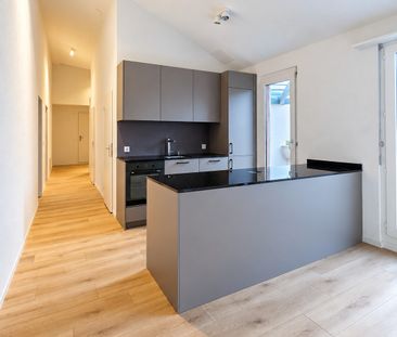 Helle 4.5-Zimmer-Wohnung mit Cheminée & bis zu 4 m hohen Decken - Foto 3