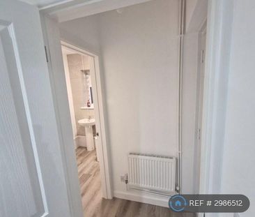 2 bedroom semi-detached house to rent - Photo 4