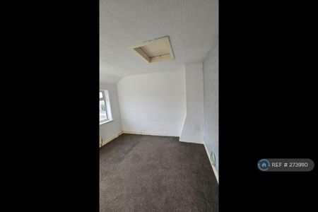 2 bedroom semi-detached house to rent - Photo 4