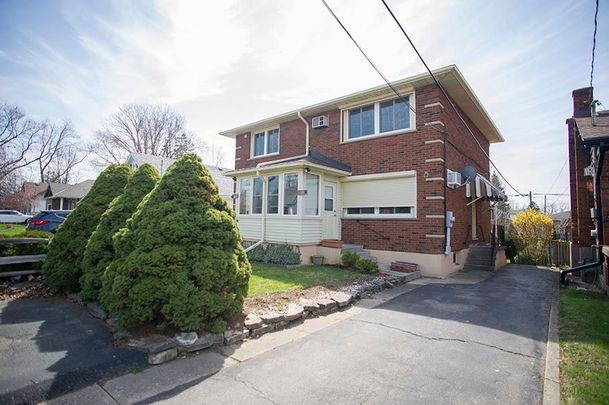 For Lease - 415 Chatham Street Unit# UPPER, Brantford, Ontario - Photo 1