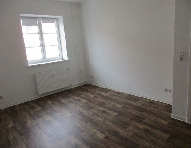 Alles was man braucht: ca 30 m2 Wohnzimmer+ ca 8,5 m2 großem Balkon! - Foto 1