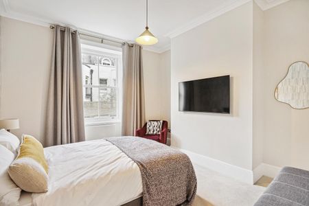 5 bedroom flat in Chelsea - Photo 3