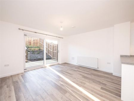 2 bedroom terraced house to rent - Photo 3