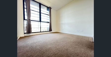 SPECIAL SPLIT LEVEL TWO BEDROOM WITH TWO ENSUITES - Photo 3