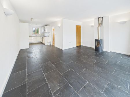 3 bedroom terraced house to rent - Photo 5