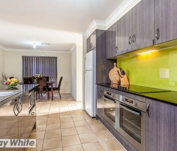 Stylish Family Haven with Space, Comfort & Convenience - Photo 5
