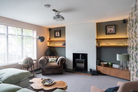 Mead Road, Cheltenham, Gloucestershire - Photo 2