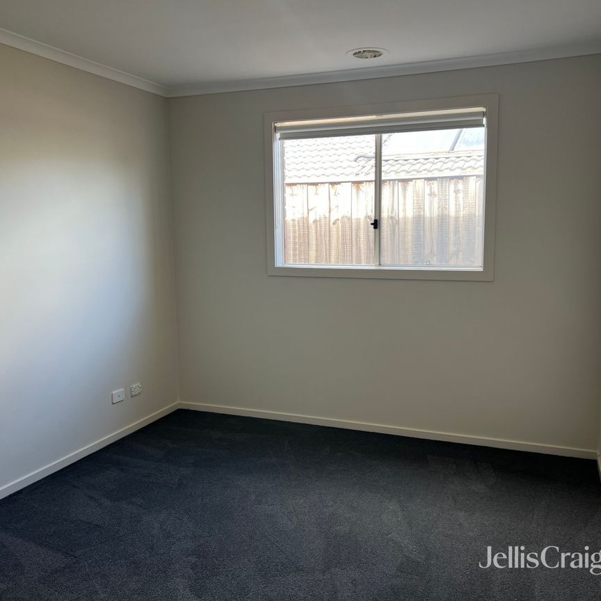4 Ionian Way, Point Cook VIC 3030 - House For Rent | Domain - Photo 1