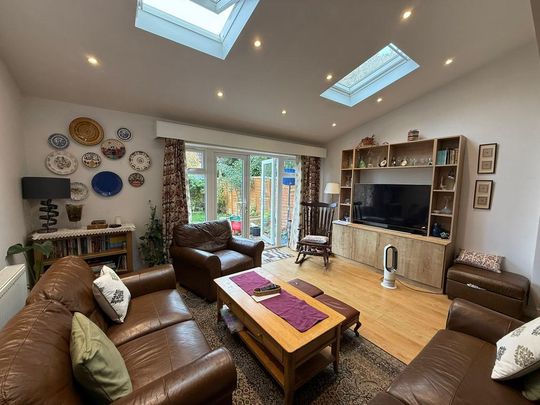4 bedroom terraced house to rent - Photo 1