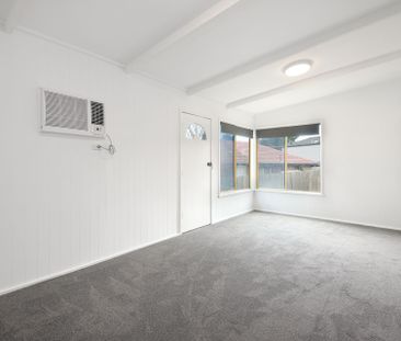 2/22 Bradshaw Street Frankston VIC - Photo 3