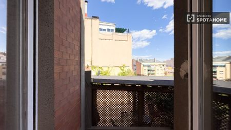 barcelona, Catalonia 08011 - Photo 3