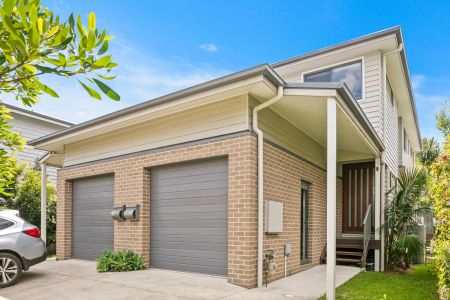 Contemporary Duplex Living in Peaceful Figtree Setting - Photo 2