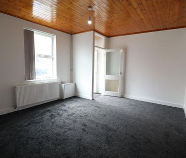 3 bedroom end of terrace house to rent - Photo 1