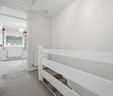 2 Bedroom House - Terraced - Photo 4