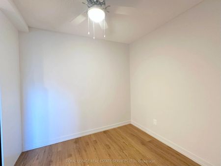 165 La Rose Avenue #811 - Photo 2