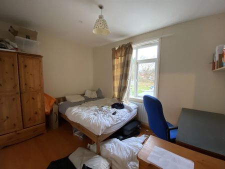 5 bedroom semi-detached house to rent - Photo 5