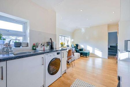 Crowther Avenue, South Ealing, TW8 - Photo 2