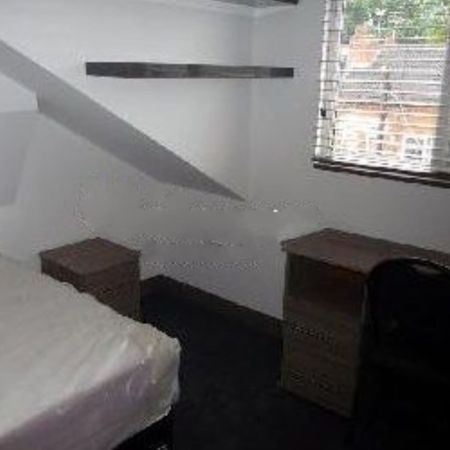 249 TIVERTON ROAD - Photo 3