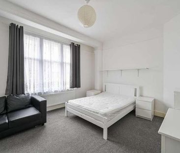 Russel Avenue, Wood Green, N22 - Photo 1