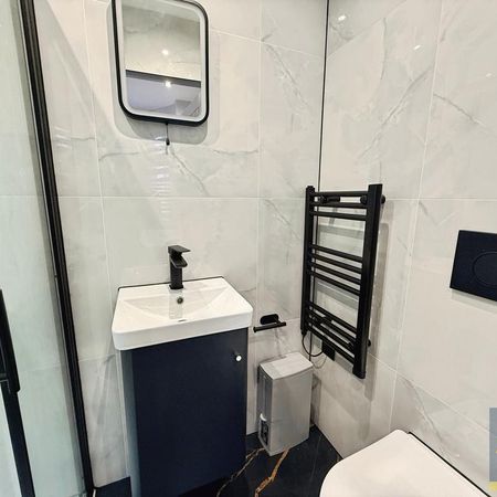 1 bedroom in a house share to rent - Photo 4