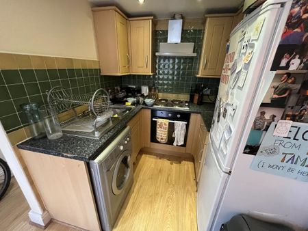 2 bedroom flat to rent - Photo 4