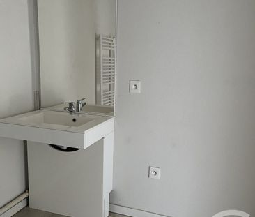 Location Appartement 3 pièces 64m² CENON 33150 - Photo 2