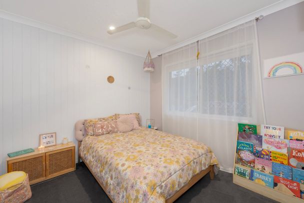 Spacious & Stylish Modern Four Bedroom Family Home - Photo 1