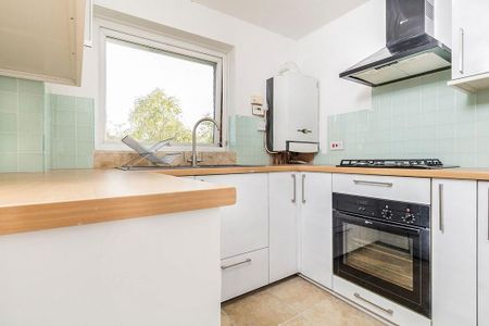 2 bedroom flat to rent - Photo 4