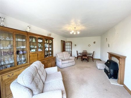 3 bedroom bungalow to rent - Photo 2