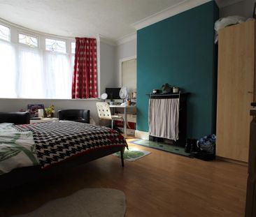 Manor Terrace, Hyde Park, LS6 1BU, Leeds - Photo 4