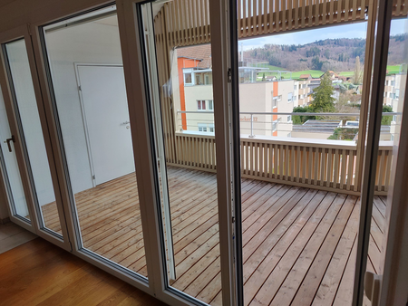 1 MONAT MIETZINSFREIE ZEIT - 2.5-ZIMMER DACHWOHNUNG MIT BALKON - Foto 3