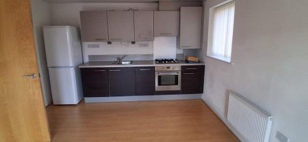 2 bedroom flat to rent - Photo 2