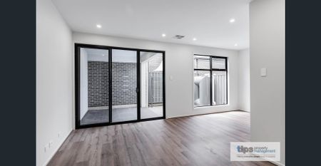 Charming 3 Bedroom Townhouse in Prime Prospect Location - Photo 3