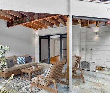 Beautifully Presented with Lots of Space - Photo 5