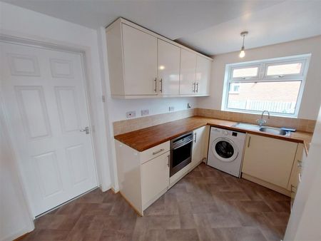 2 Bedroom House - Semi-Detached - Photo 4