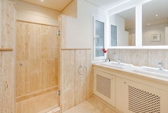 Luxury Villa for rent in Las Chapas, Spain