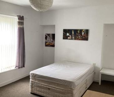 1 x Double Rooms @ Five Bedroom Female Only HMO share Phillips Parade, Swansea. - Photo 1