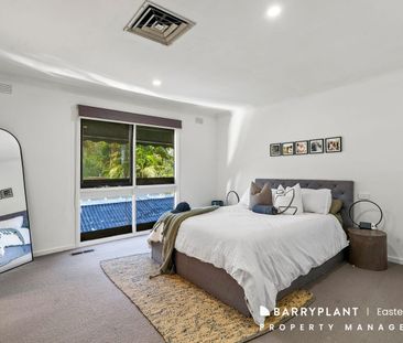 Private Family Living with Pool, Garden & Plenty of Space - Photo 2