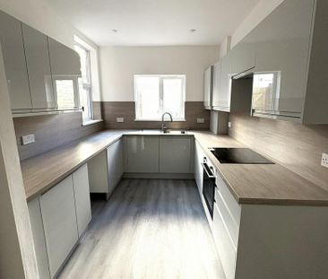 3 bedroom terraced house to rent - Photo 5