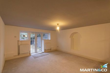 3 bedroom flat to rent - Photo 2