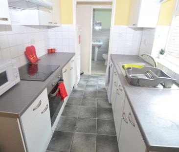 2 bedroom terraced house to rent - Photo 6