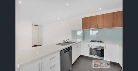 Biggest 1 bedroom in Footscray ! - Photo 3