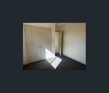 Spacious 3-Bed Unit in Mill Park - Photo 5