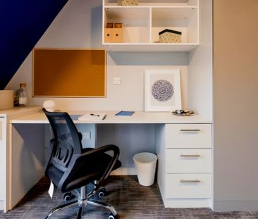 Premium 2 Bedroom Apartment - Photo 2