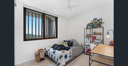 Stunning Newly Built Apartment on Burleigh Beach with Ocean Views! - Photo 5