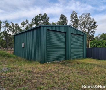 THREE BEDROOM HOME WITH AC THROUGHOUT AND DOUBLE BAY SHED - Photo 6