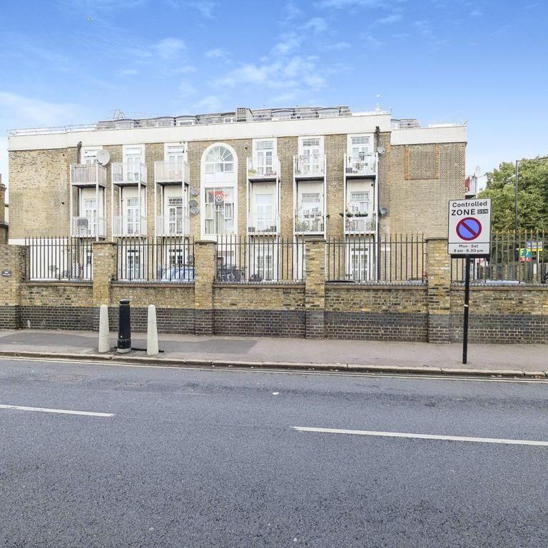 3 bedroom flat to rent - Photo 2