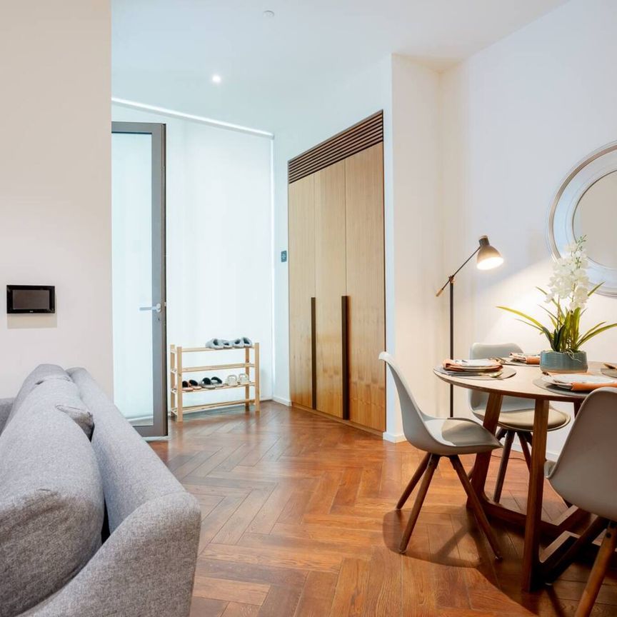 Embassy Gardens, London, SW11 - Photo 1