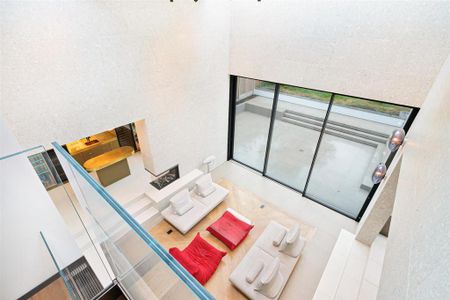 5 bedroom detached house to rent - Photo 2